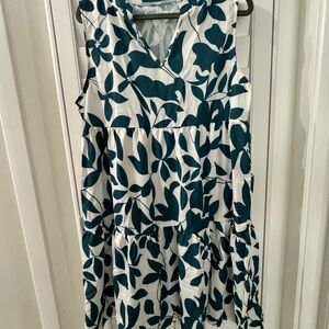 Sleeveless Leaf Print Dress